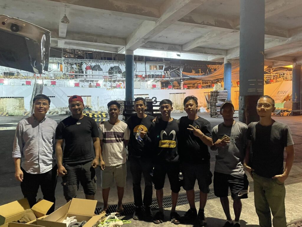 Stella Maris Kaohsiung Hands Out Clothes to Returning Fishers